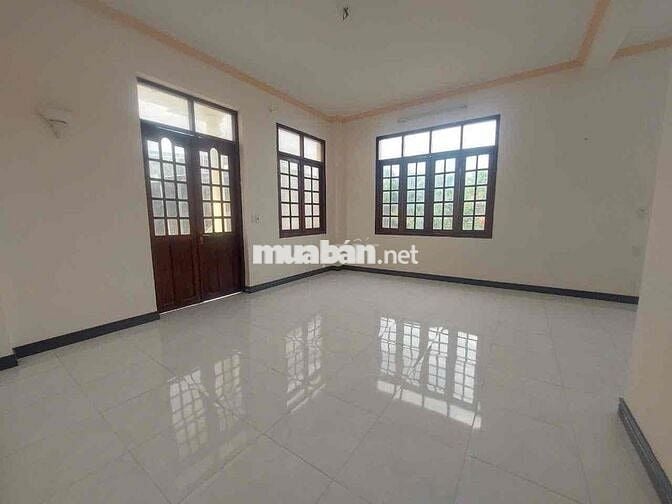 Đường xe tải hẻm Bùi Văn Ba Phường Tân Thuận Đông Quận 7