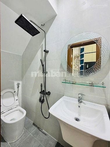 Xoay vốn gấp: Bán nhà Sư Vạn Hạnh, 70m² , dân cư sầm uất, giá tốt