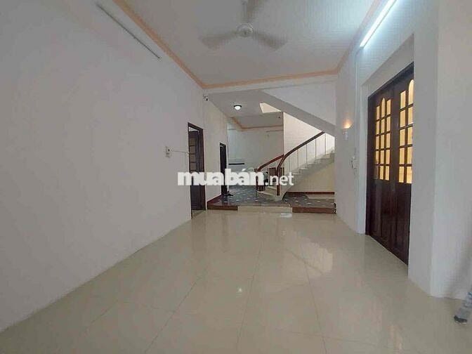 Đường xe tải hẻm Bùi Văn Ba Phường Tân Thuận Đông Quận 7