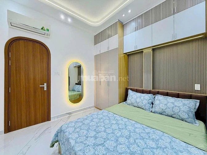 Xoay vốn gấp: Bán nhà Sư Vạn Hạnh, 70m² , dân cư sầm uất, giá tốt