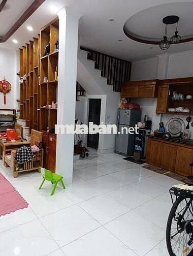 Bạn em cần bán nhà 5t,43m tại Đa Sỹ,Hà Đông, nhà mới chỉ 7t