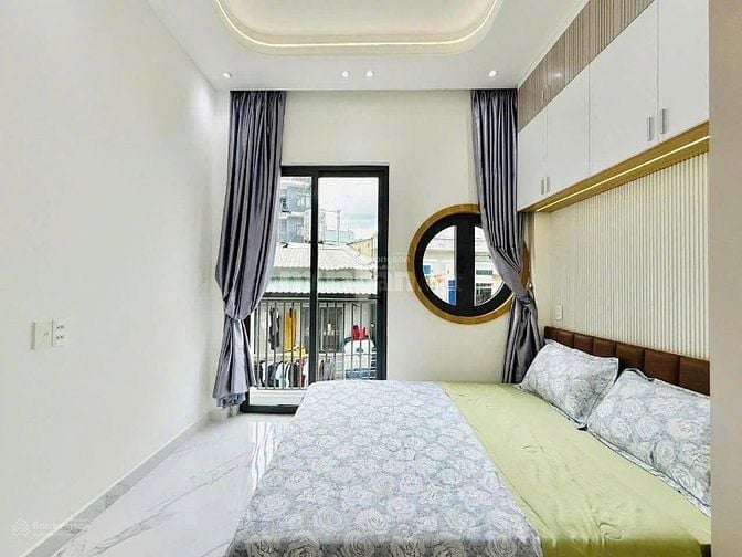 Xoay vốn gấp: Bán nhà Sư Vạn Hạnh, 70m² , dân cư sầm uất, giá tốt