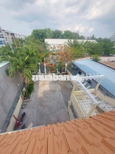 Đường xe tải hẻm Bùi Văn Ba Phường Tân Thuận Đông Quận 7