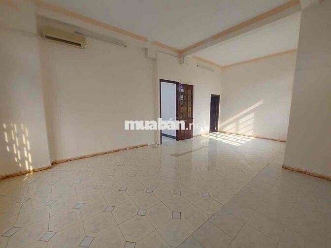 Đường xe tải hẻm Bùi Văn Ba Phường Tân Thuận Đông Quận 7