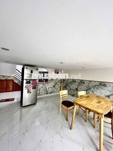 BÁN GẤP NHÀ CHỈ NHỈNH 4 TY NGAY TÂY LÂN