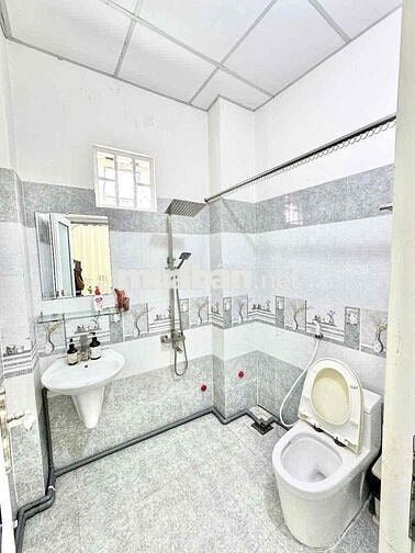 CHO THUÊ PHÒNG STUDIO FULL NỘI THẤT, CỬA SỔ THOÁNG, KHU SÂN BAY
