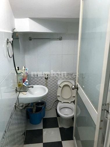 Cho thuê nhà nguyên căn 27/40 Huỳnh Tịnh Của, p8 Quận 3, 4x10m, 2 lầu