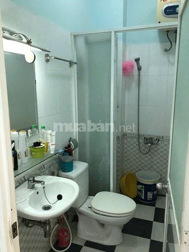 Cho thuê nhà nguyên căn 27/40 Huỳnh Tịnh Của, p8 Quận 3, 4x10m, 2 lầu
