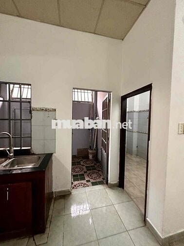 cho thuê nhà nguyên căn chợ cây me 5x20 m