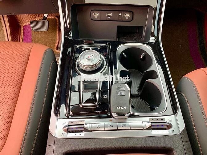 Kia Carnival Xăng 3.5G Signature 2024 - mới 100%