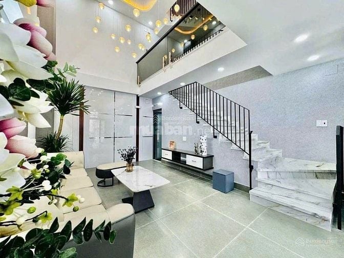 BÁN NHÀ PHƯỜNG4 QUẬN4 GIÁ HẤP DẪN.