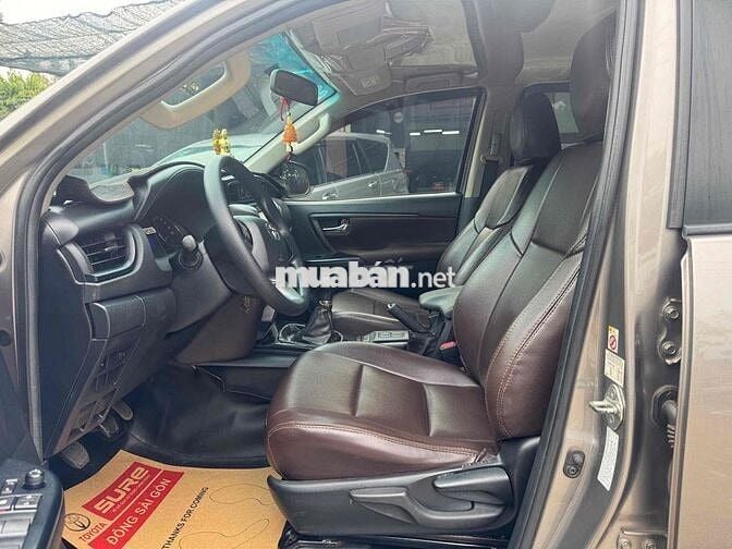 Toyota Fortuner 2020 dầu sàn