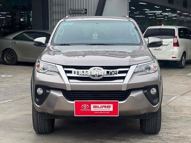 Toyota Fortuner 2020 dầu sàn