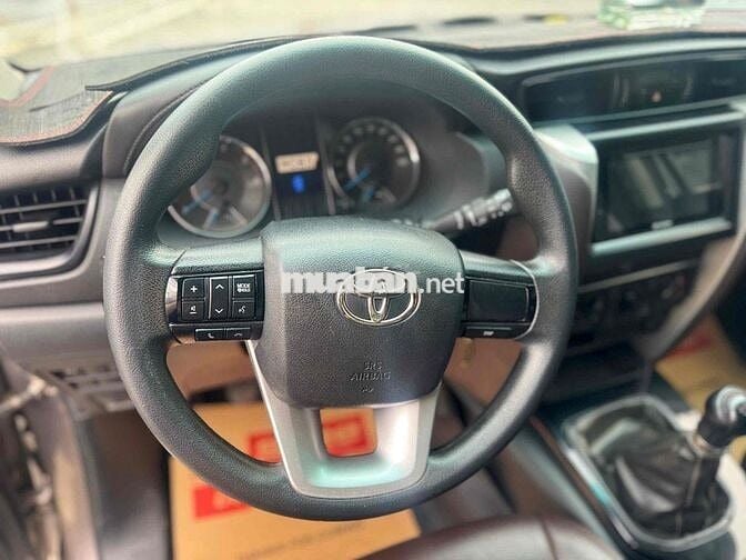 Toyota Fortuner 2020 dầu sàn