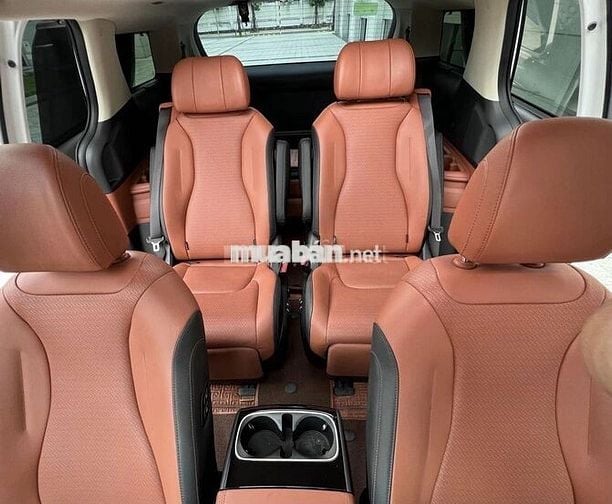 Kia Carnival Xăng 3.5G Signature 2024 - mới 100%