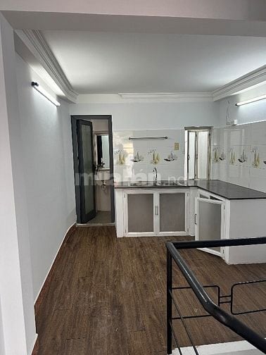 Hẻm oto kinh doanh buôn bán mọi ngành nghề