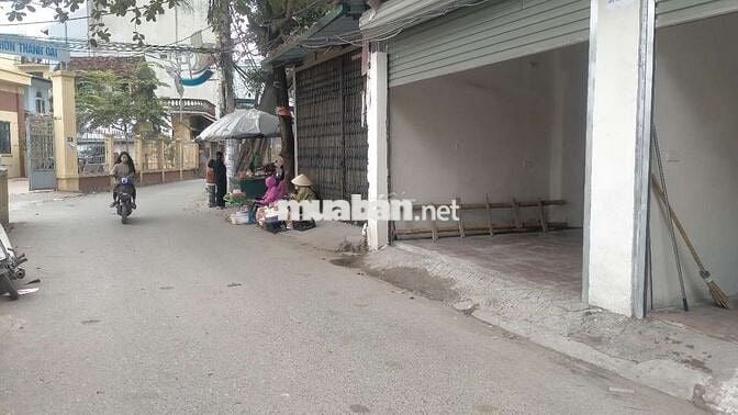 Cho thuê cửa hàng rộng 45m điện nước riêng có bình nóng lạnh giá 2,5tr