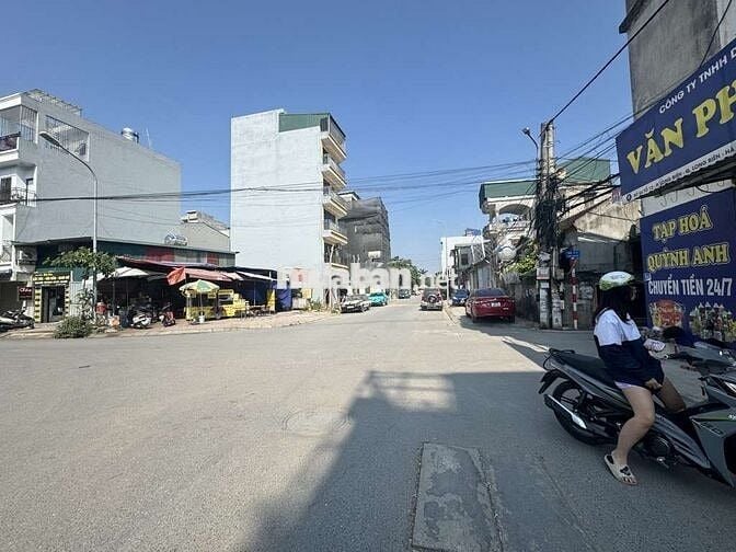 Bán gấp lô đất mặt phố kinh doanh - mặt tiền siêu rộng ở phố Trạm