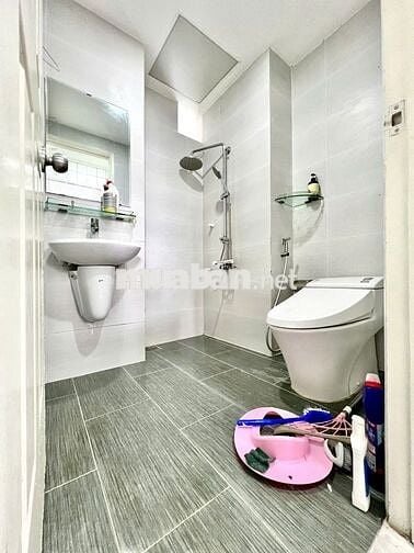 CHO THUÊ CĂN HỘ BABYLON 75M2 2PN 2WC ĐẸP NỘI THẤT XỊN CHỈ 11,5TR/THÁNG