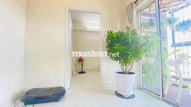 nhà cho thuê mới sơn sửa lại 25/10 vào ở ạ