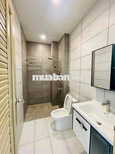 Cho Thuê Nhà Mới Xây 100% DT 240m2 1Trệt 3Lầu 4Pn 5Wc Sân Thượng