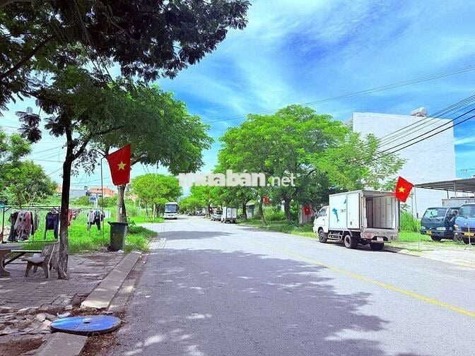 Bán lô đất biệt thự mặt tiền Khúc Thừa Dụ, Sơn Trà