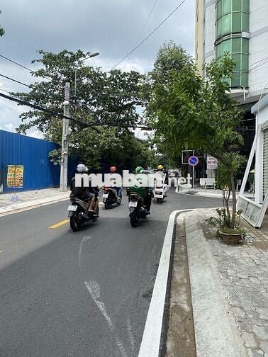 Nhà mặt tiền đường Số 11 - xinh lung linh; 4PN kề Phú Mỹ Hưng - Quận 7