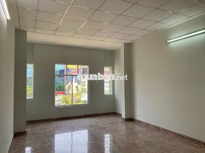 Cho thuê nhà mặt tiền 3 tầng đường Nguyễn Văn Linh, vị trí sầm uất