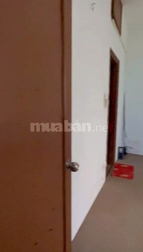 Cho thuê tầng 1 phố Nguyễn Chí Thanh tiện ở làm văn phòng 