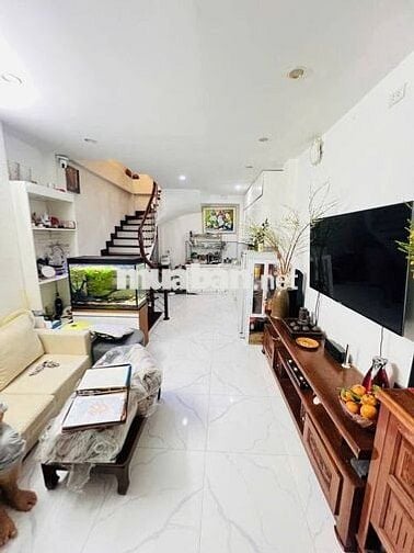 Bán căn nhà phố Hoàng Hoa Thám - Ba Đình