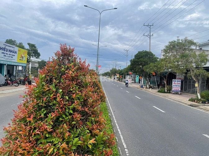 Bán khách sạn Huỳnh Lâm mặt tiền Võ Văn Kiệt, TT Tràm Chim, Đồng Tháp