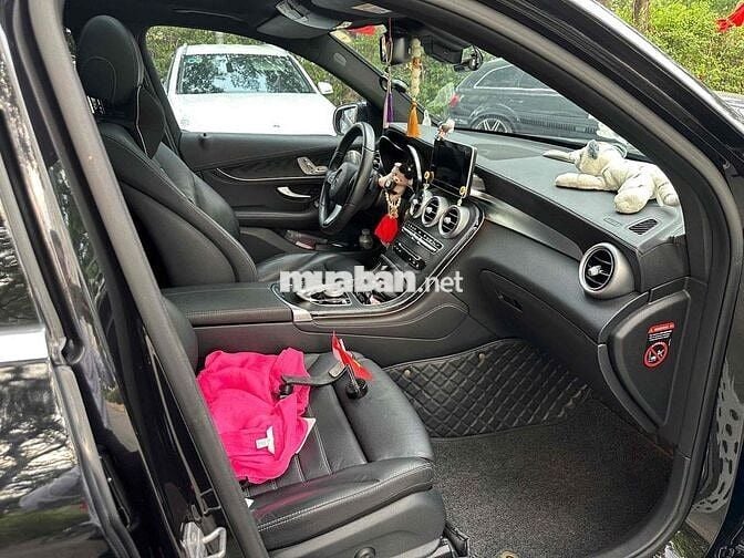Mercedes Benz GLC300 4MATIC 2019 Bank 90%