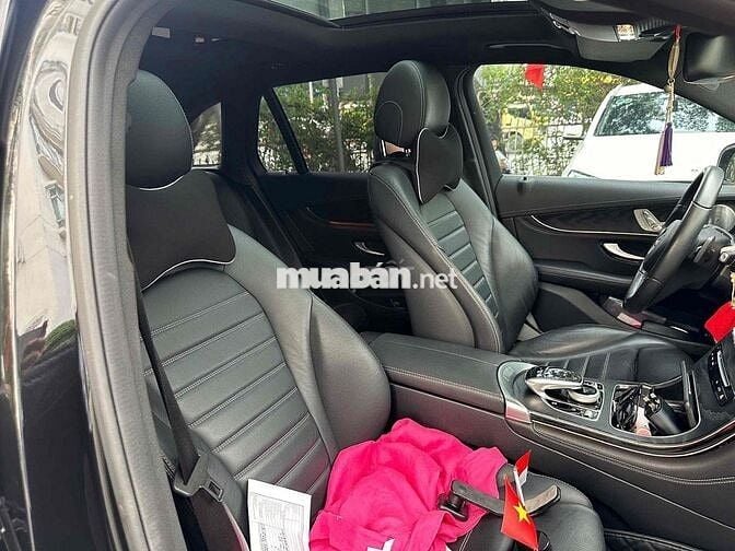 Mercedes Benz GLC300 4MATIC 2019 Bank 90%