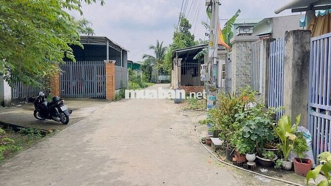 Cần bán lô đất 172,2m2 ngay chợ Chánh Lưu, sát ĐT 741