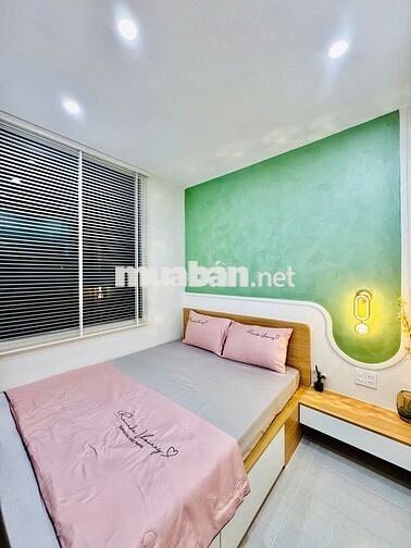 Anh share tầng 1 thang bộ nhà đẹp khu Phú Nhuận