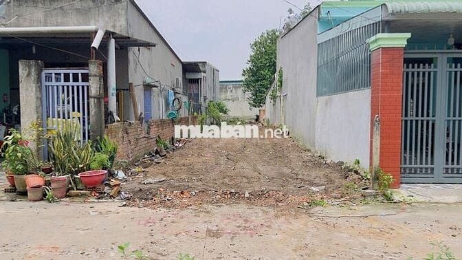 Cần bán lô đất 172,2m2 ngay chợ Chánh Lưu, sát ĐT 741