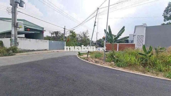 BÁN LÔ ĐẤT GÓC 2MT CHỈ 630T GẦN MT DT744 PHÚ AN BẾN CÁT