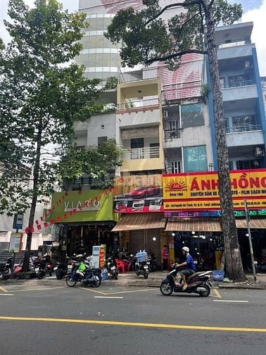✨ Cơ hội hiếm có – Nhà mặt tiền Quận 10! ✨