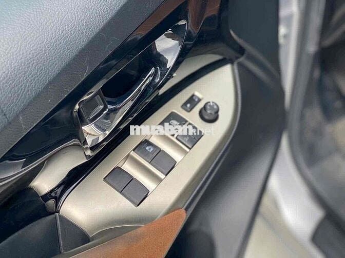 Toyota Innova 2020 2.0G - 7c tự độnh HÃNG BH 1 năm