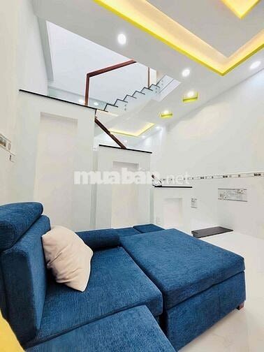 Nhà ngay Vườn lài- Dt:4x10- đúc 2 tầng- hẻm xe hơi-Chỉ 4.xtỷ