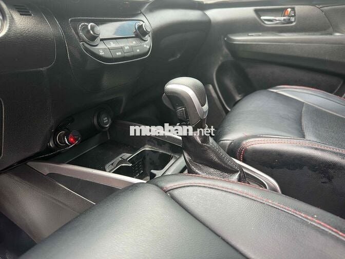 Suzuki XL 7 SX 2022 máy êm rộng rãi