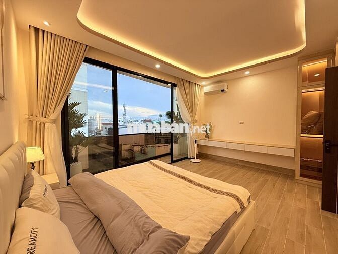SIÊU PHẨM 6 TẦNG, THANG MÁY, FULL NỘI THẤT, HXH, GV, GIÁ 9.7 TỶ TL.