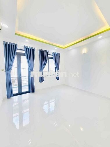 Nhà ngay Vườn lài- Dt:4x10- đúc 2 tầng- hẻm xe hơi-Chỉ 4.xtỷ