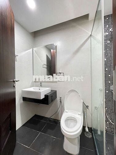 Cho thuê căn hộ VIP 108m2 Hoàng Thành Tower 114 Mai Hắc Đế.
