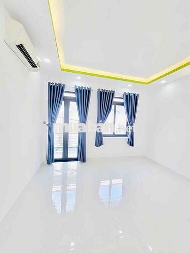 Nhà ngay Vườn lài- Dt:4x10- đúc 2 tầng- hẻm xe hơi-Chỉ 4.xtỷ