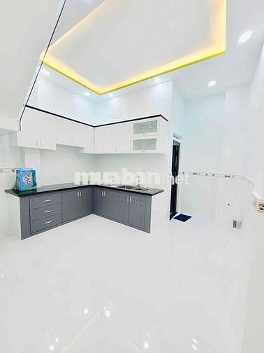 Nhà ngay Vườn lài- Dt:4x10- đúc 2 tầng- hẻm xe hơi-Chỉ 4.xtỷ