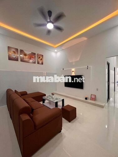 Nhà mới xây - TP Mỹ Tho- 3PN,1PK,1Bếp,2WC,2 sân ( sân trước đậu oto)