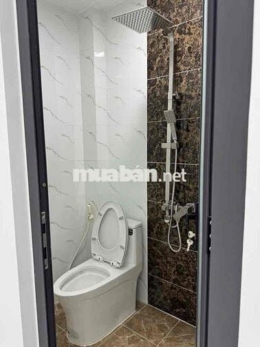 Nhà mới xây 4 tầng Âu Dương Lân, 4pn,5Wc, nở hậu
