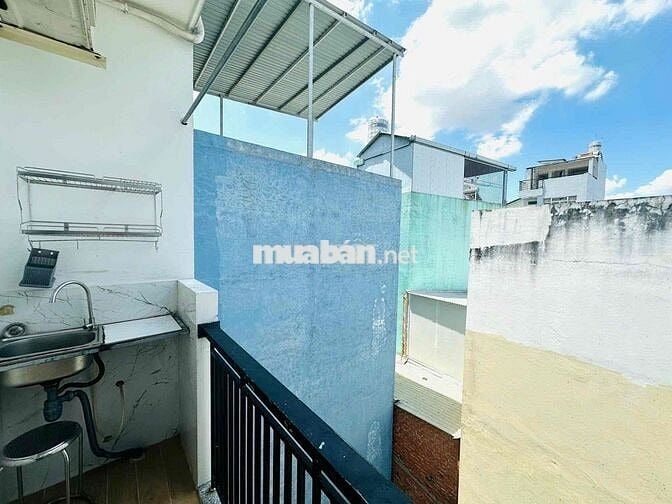 CĂN HỘ BAN CÔNG THANG MÁY HẦM XE BẢO VỆ NGAY CƯ XÁ BẮC HẢI Q10