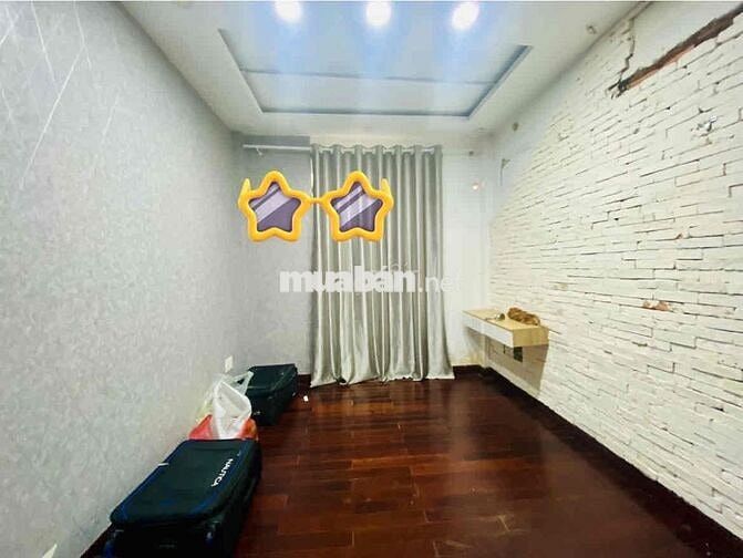 ( VIP) Cách mạng tháng tám, Q3,Q1,Tân bình  40m2 giá có 5tỷ nhỉ